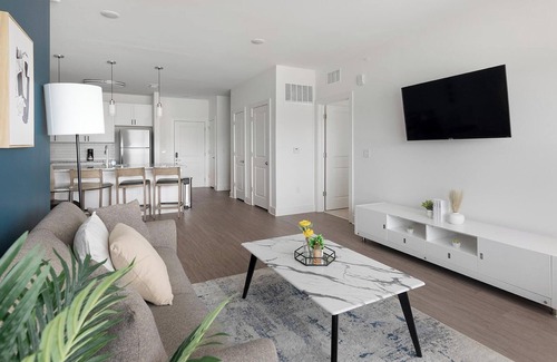 Athens Apartment | Landing | Spectacular 2BD, Pool, Gym