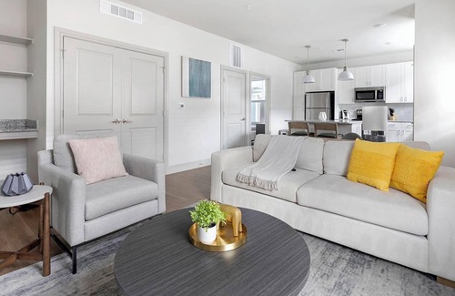 Tarrant County Apartment | Landing | Spectacular 2BD, Gym, Clubhouse