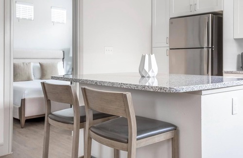 Tarrant County Apartment | Landing | Spectacular 2BD, Gym, Clubhouse