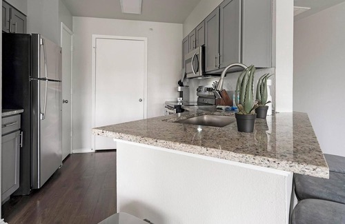 San Antonio Apartment | Landing | Spectacular 2BD, Gym, Pool