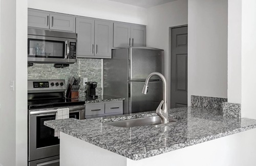 Green Hills Apartment | Landing | Stunning 1BD, Courtyard, Gym