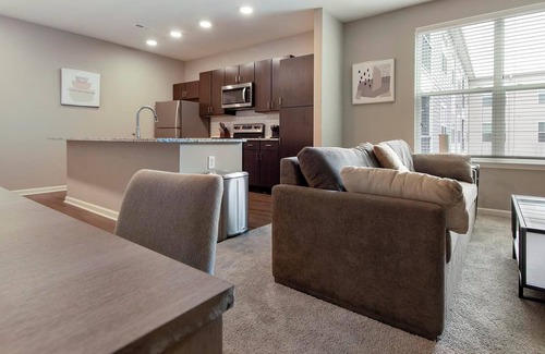 Chesterfield Apartment | Landing | Stunning 2BD, Clubhouse, Pool