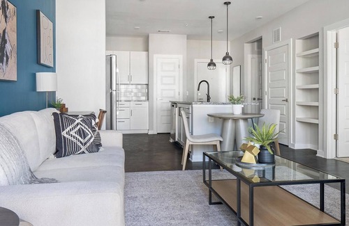 Mableton Apartment | Landing | Stunning 2BD, Gym, Pool