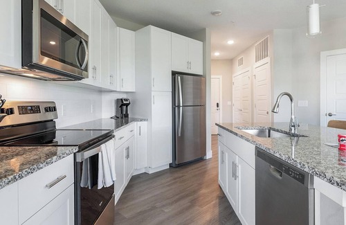 Southeast Orlando Apartment | Landing | Stunning 2BD, Gym, Pool
