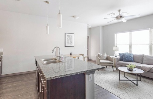 Fort Worth Apartment | Landing | Stunning 2BD, Gym, Clubhouse