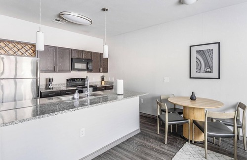 Fort Worth Apartment | Landing | Stunning 2BD, Gym, Clubhouse
