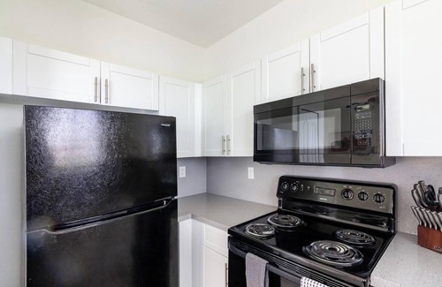 Homestead Apartment | Landing | Stunning 3BD, Pool