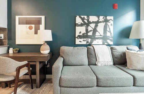 Norris Square Apartment | Landing | Stylish 1BD, Gym