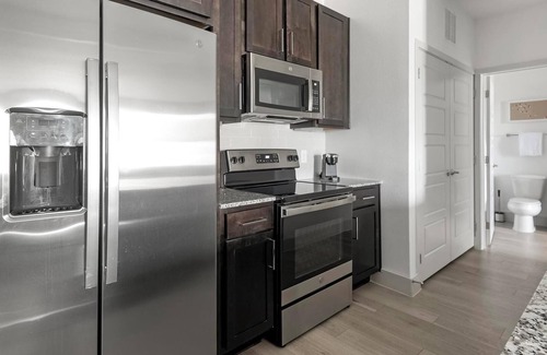 Austin Apartment | Landing | Stylish 1BD, Gym, Pool