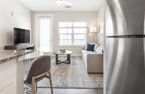 Southeast Orlando Apartment | Landing | Stylish 1BD, Pool, Gym