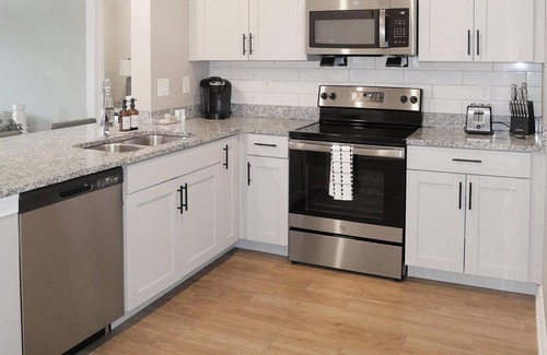 Fort Myers Apartment | Landing | Stylish 1BD, Gym, Yoga Studio