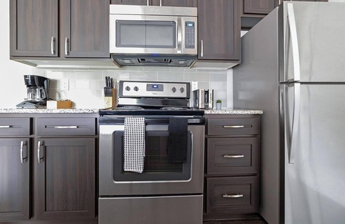 Northwest Columbus Apartment | Landing | Stylish 2BD, Gym