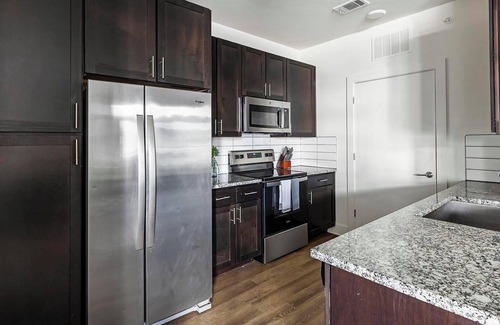 Fort Worth Apartment | Landing | Stylish 2BD, Pool, Game Room