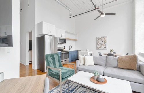 Greenville Apartment | Landing | Stylish 2BD, Gym, Yoga Studio