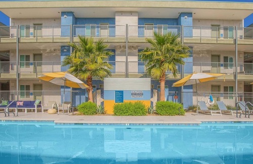 Goodyear Apartment | Landing | Stylish Studio, Game Room, Gym