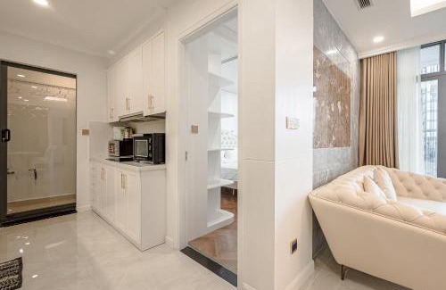 Hang Xanh Hotel | Landmark 81 Aurora Exquisites