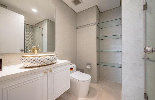 Hang Xanh Hotel | Landmark 81 Aurora Exquisites