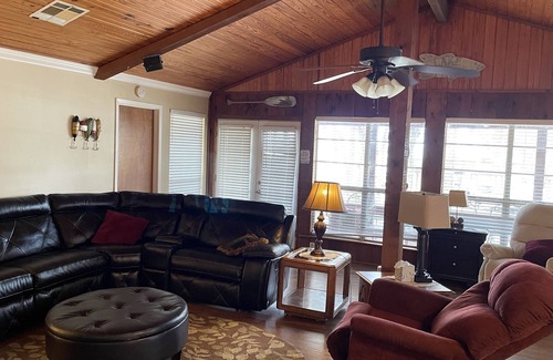 West Livingston House | Lando's Landing Lakefront Resort- True Waterfront!