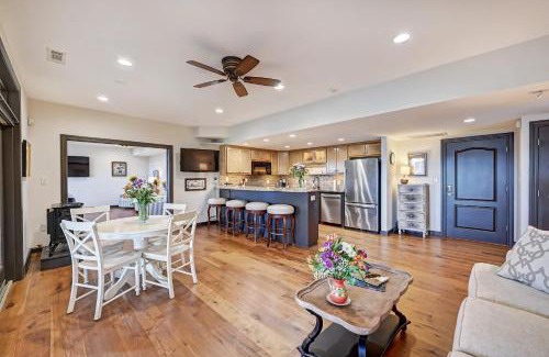 Mayhew House | Landover Lodge by AvantStay Waterfront Dock