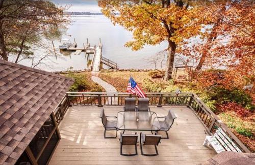 Mayhew House | Landover Lodge by AvantStay Waterfront Dock