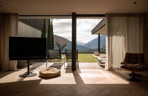 Schenna Villa | Landpalais Goyenhof - The View House