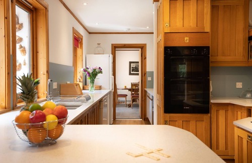 Nethy Bridge House | Langrick - a bungalow that sleeps 10 guests in 5 bedrooms