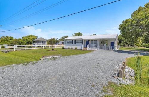 Holly Ridge House | Lanier's Escape | Dog Friendly | Minutes to Surf City and More
