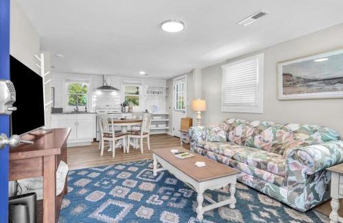 Holly Ridge House | Lanier's Escape | Dog Friendly | Minutes to Surf City and More