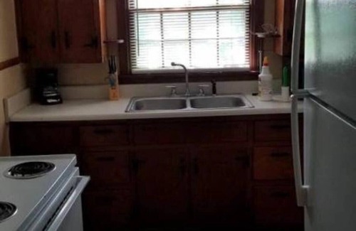 Knoxville Apartment | Lansing attic Summary