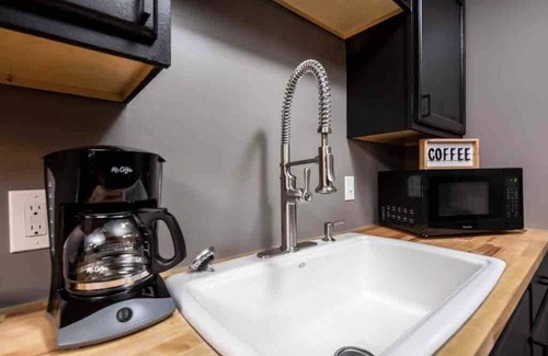 Glendora Apartment | Lansing Layover #9 | Urban Hideaway