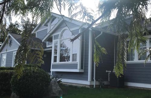 Regional District of Nanaimo Apartment | Lantzville Treehouse
