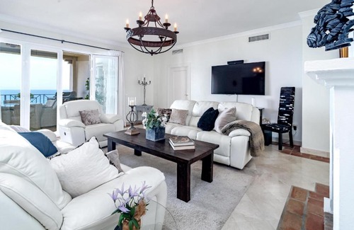 Bahia de Casares Apartment | LAP- 3 bed apartment on the beach. Families only