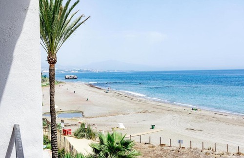 Bahia de Casares Apartment | LAP- 3 bed apartment on the beach. Families only
