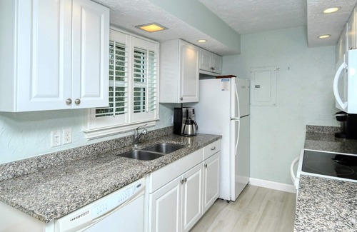 Longboat Key Condo | LaPlaya 201C-Breathtaking Gulf panorama from this corner end unit.