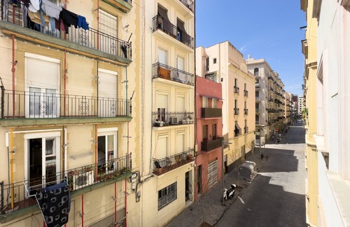 Sants Apartment | Large 3-bedroom apartment just minutes from the city center