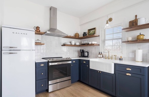 Springfield Apartment | Large 1 BD Apartment with Office space