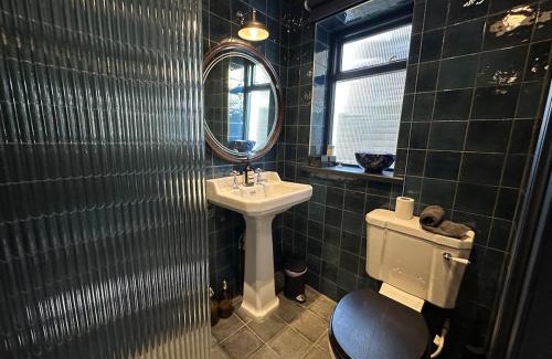 Cantelowes Apartment | Large 1 bd period garden flat, Kings Cross - Camden