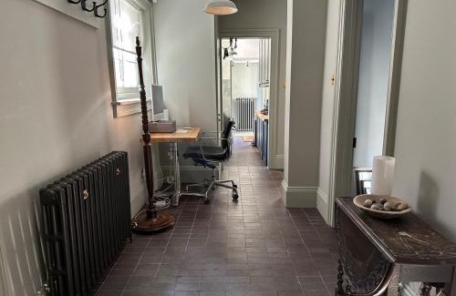 Cantelowes Apartment | Large 1 bd period garden flat, Kings Cross - Camden