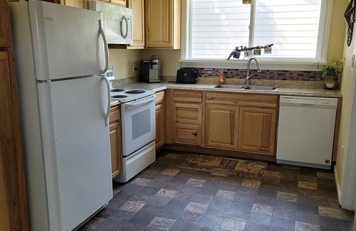 Twin Falls House | Large 1 bedroom Close to Perrine Bridge, shopping, resturants.