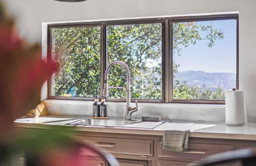 Napa House | Large 1BR with Loft & Amazing Views