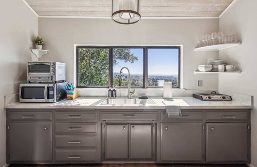 Napa House | Large 1BR with Loft & Amazing Views