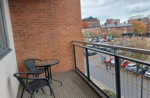 Sheffield City Centre Apartment | Large 2 Bed, 2 Bath, Free Parking & WiFi