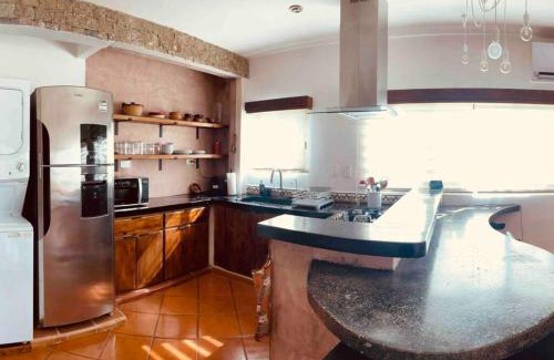 La Gloria Apartment | Large 2 bedroom 2 bathroom perfect for families!