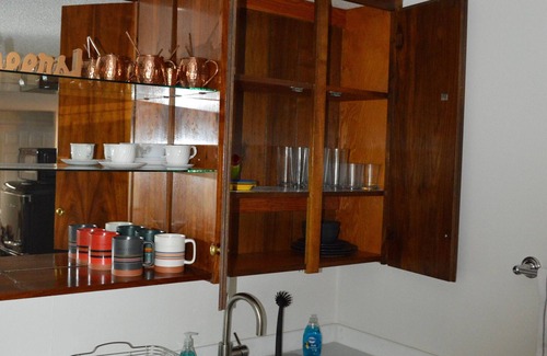 Springfield Apartment | Large 2 Bedroom Apartment- Private Retreat at Meadow Park