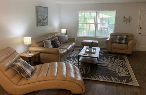 Fairhope Apartment | Large 2 Bedroom Apartment in Downtown Fairhope