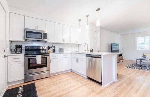 Lindridge-Martin Manor Apartment | Large 2-Bedroom Apartment in Beautiful Morningside