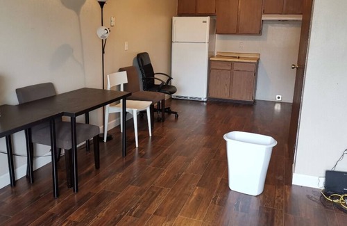 West Allis Apartment | Large 2 bedrooms apartment in West Allis Wisconsin