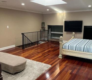 Le Droit Park Apartment | Large 2Level 3BR, 3BA Condo with free parking near Downtown Washington DC