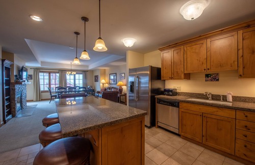 Crested Butte Condo | Large 3 bedroom/4 bathroom Condo in Mountaineer Square - No Cleaning Fee! by RedAwning
