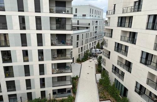 Clichy Apartment | Large 3 Bedroom perfect for Kids
